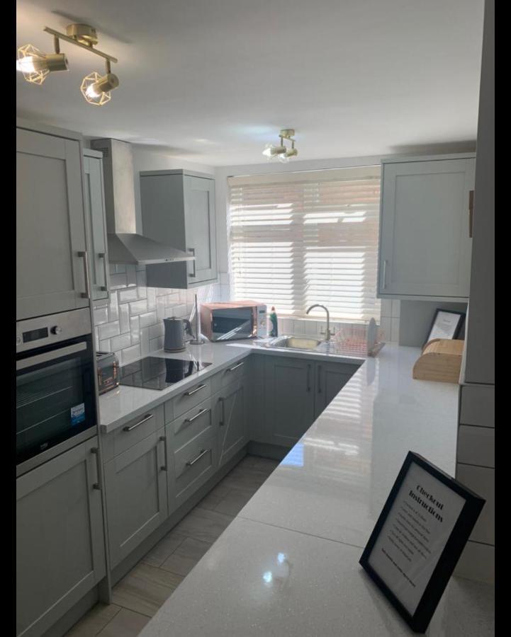 Beautiful Room In Apartment Near Town Centre Rugby Eksteriør bilde